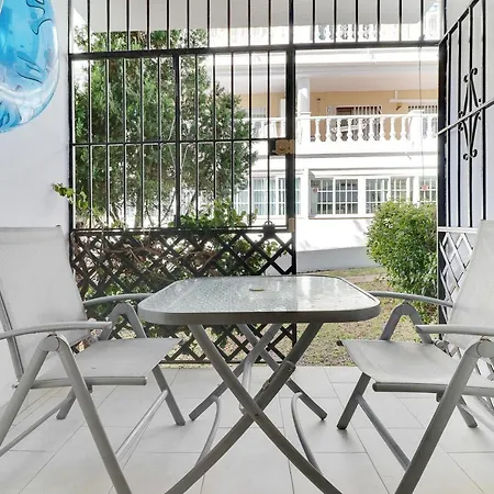 2 Bedroom Calle Carabeo, Free Wi-fi Nerja