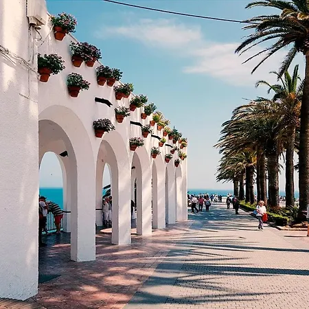2 Bedroom Calle Carabeo, Free Wi-fi Apartment Nerja